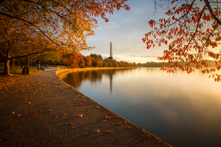 Washington DC in the fall represents the impact of federal rates and policies on American home buyers.